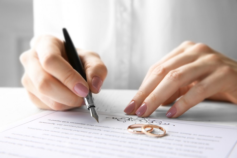 Se marier sans contrat de mariage : est-ce une bonne idée ?